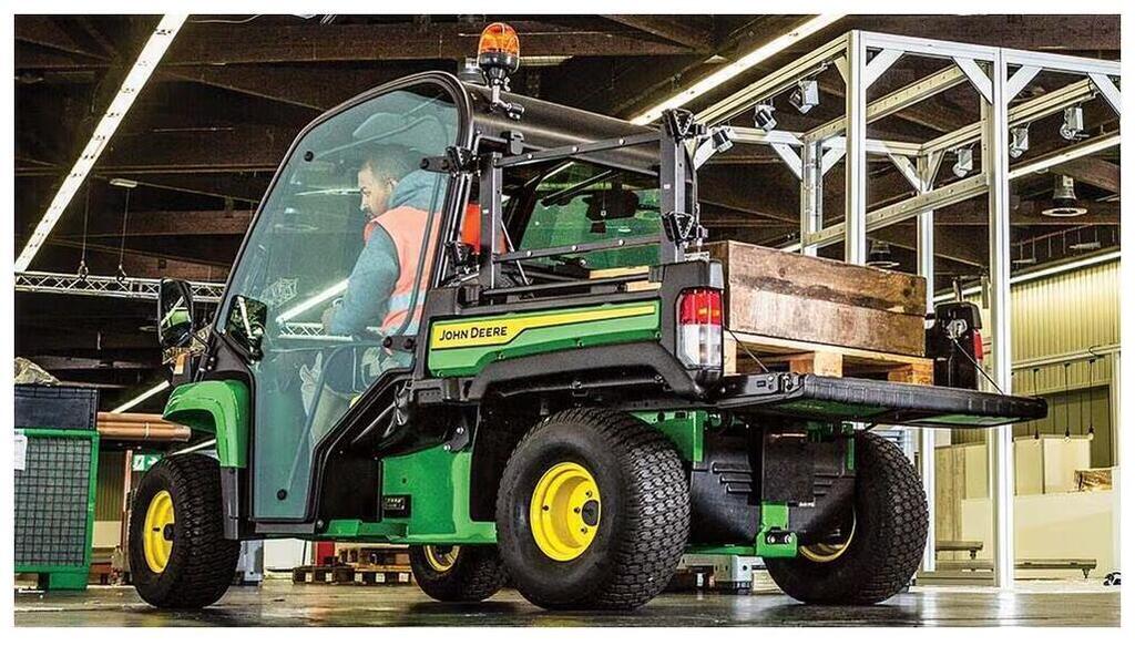 2025 John Deere TE 4x2 - Image 3