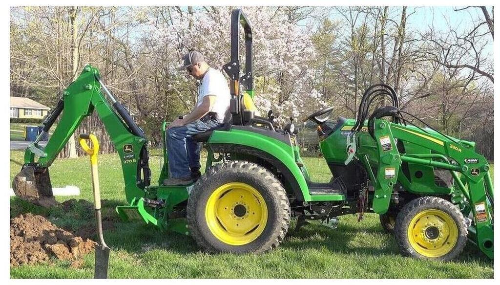 2025 John Deere 2038R - Image 3