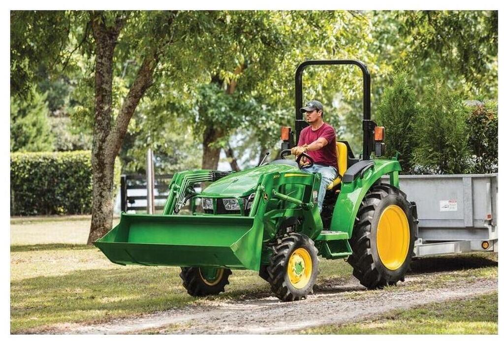 2025 John Deere 3035D - Image 2