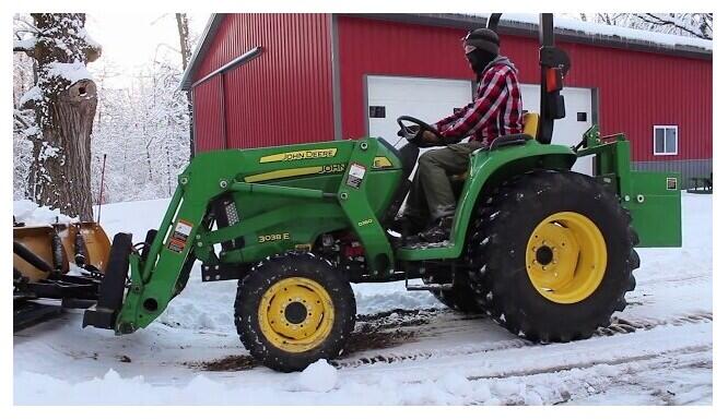 2025 John Deere 3038E - Image 3