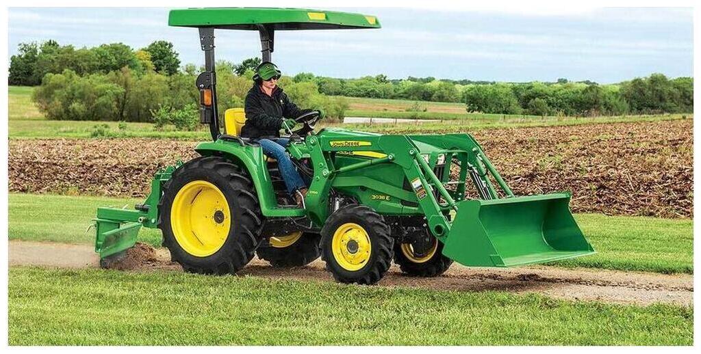 2025 John Deere 3038E - Image 4