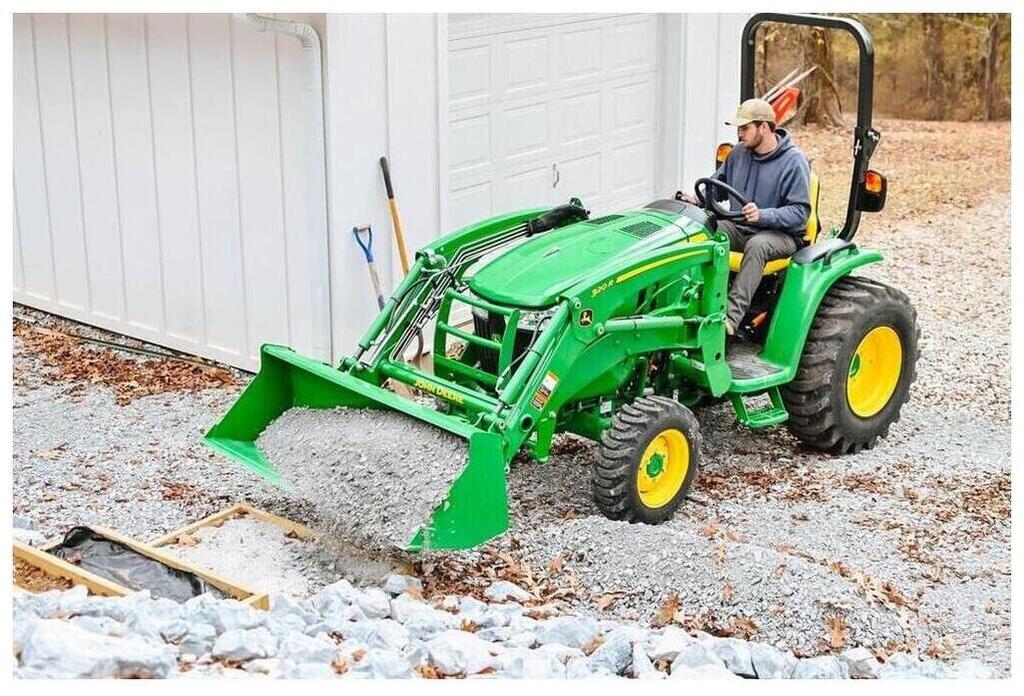 2025 John Deere 3033R - Image 4