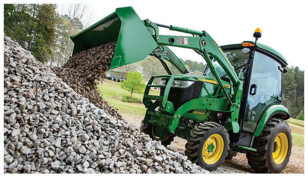 2025 John Deere 3046R - Image 4