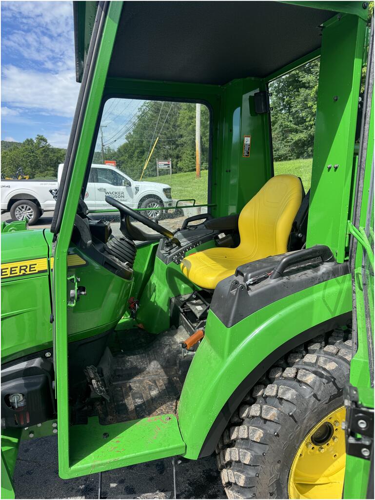 2023 John Deere 2038R - Image 4