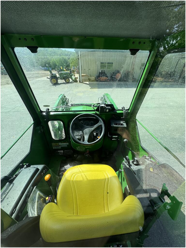 2023 John Deere 2038R - Image 5