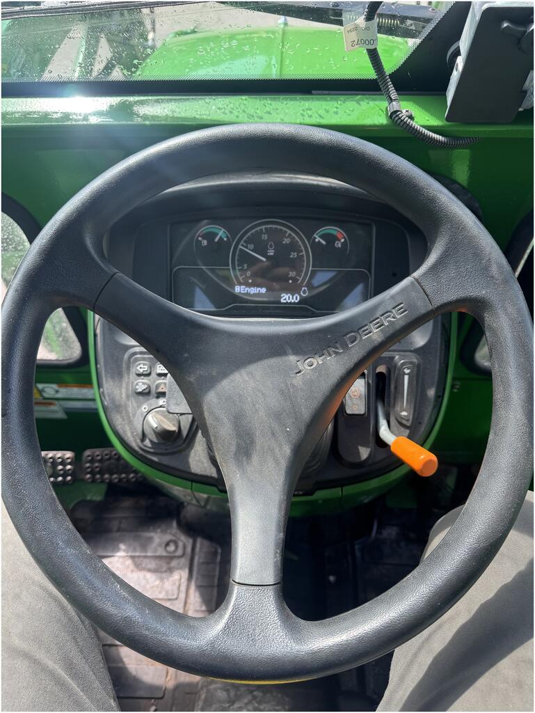 2023 John Deere 2038R - Image 6